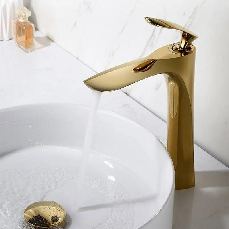Robinet salle de bain bronze haut design sculptural