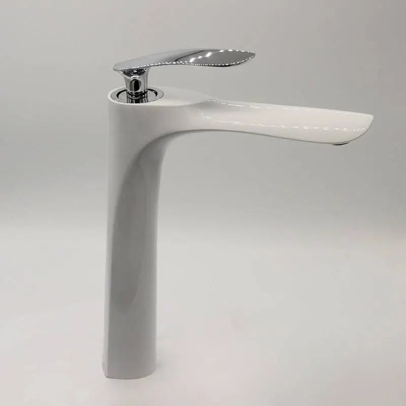 Robinet salle de bain bronze haut design sculptural