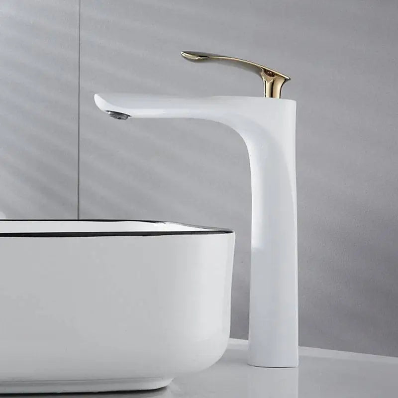 Robinet salle de bain bronze haut design sculptural