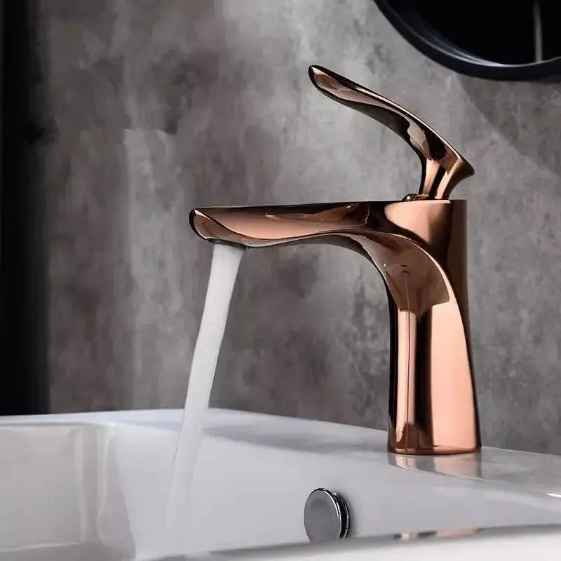 Robinet salle de bain bronze haut design sculptural