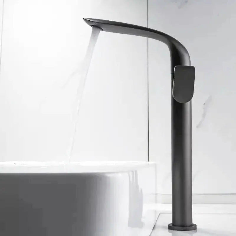 Robinet salle de bain or brillant col courbé