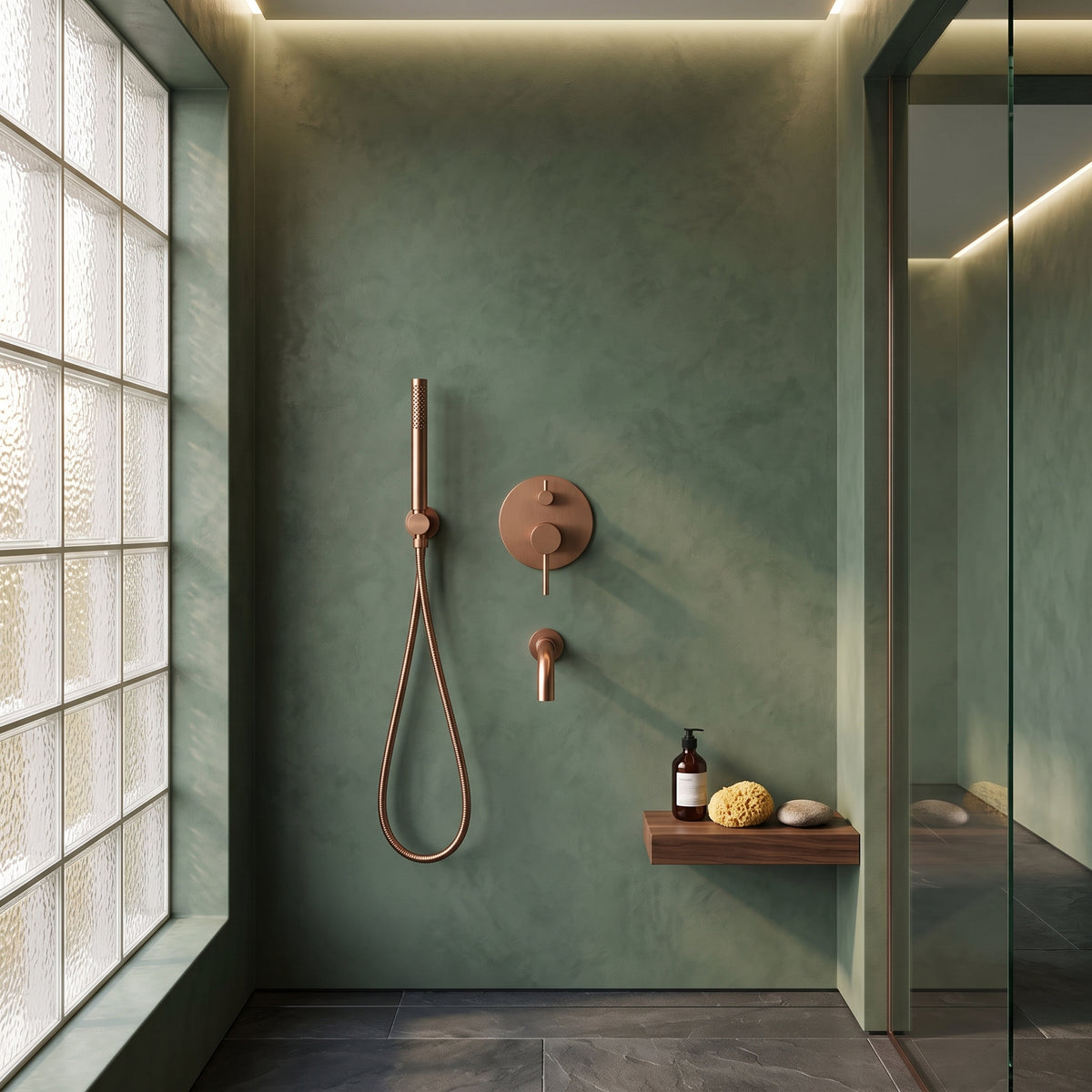 Mitigeur baignoire or rose brossé – mise en situation en salle de bain