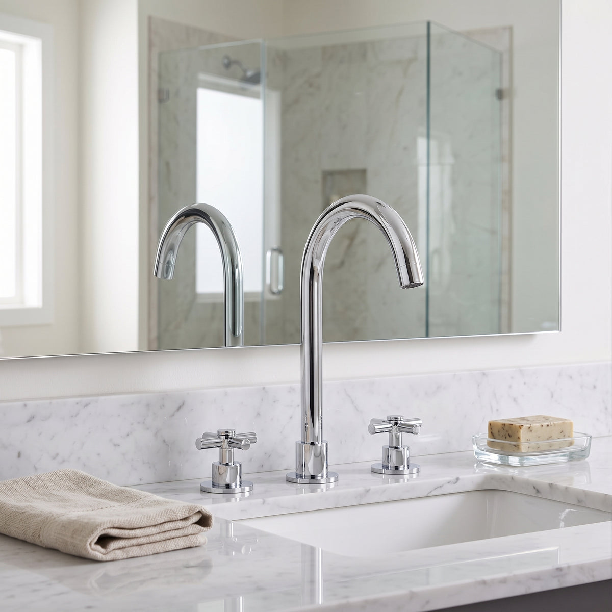 Robinet lavabo 3 trous design moderne – vue 2