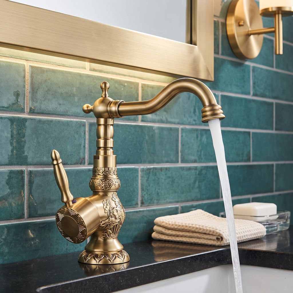 Robinet lavabo vintage laiton sculpté rotatif – vue 2