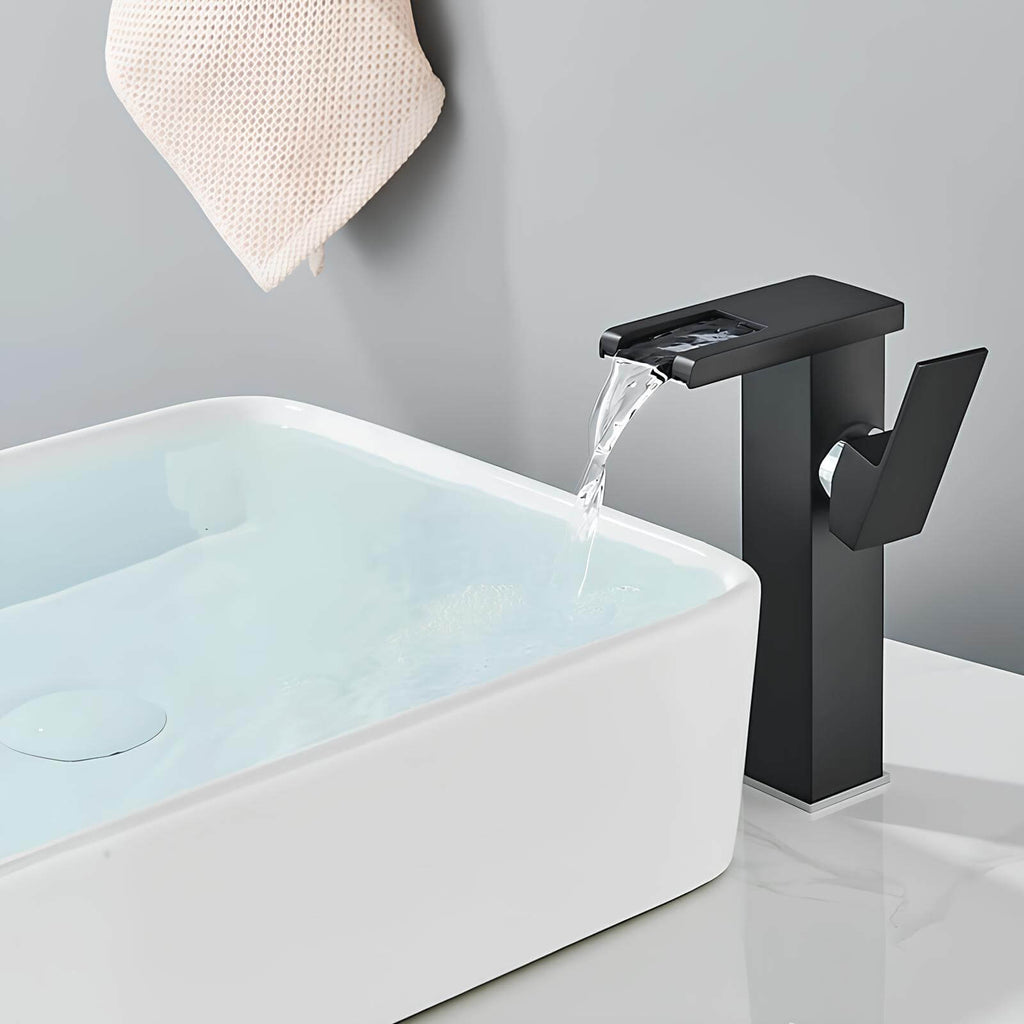 Robinet mitigeur cascade à LED autonome