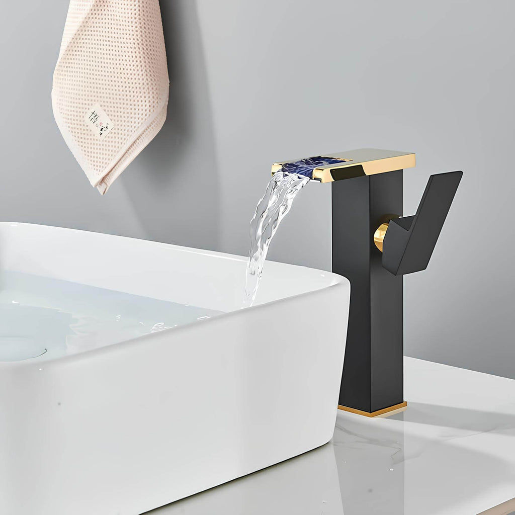 Robinet mitigeur cascade à LED autonome