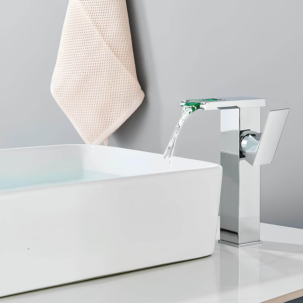 Robinet mitigeur cascade à LED autonome