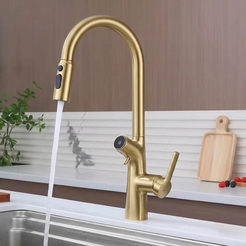 Robinet de cuisine or brossé avec écran digital de température