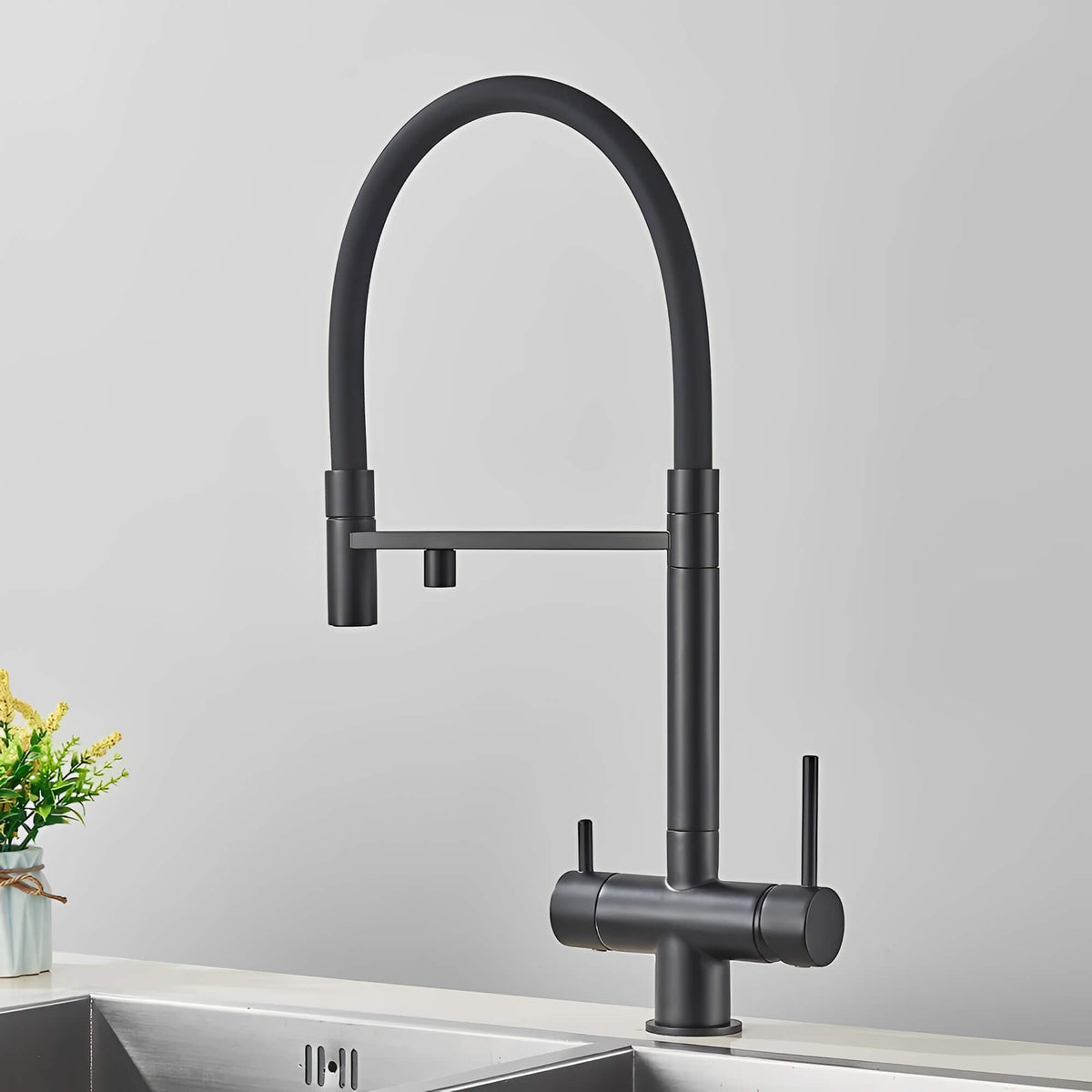 Robinet cuisine noir avec douchette et eau filtrée