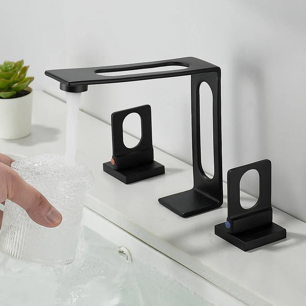 Robinet de lavabo 3 trous 2 poignées