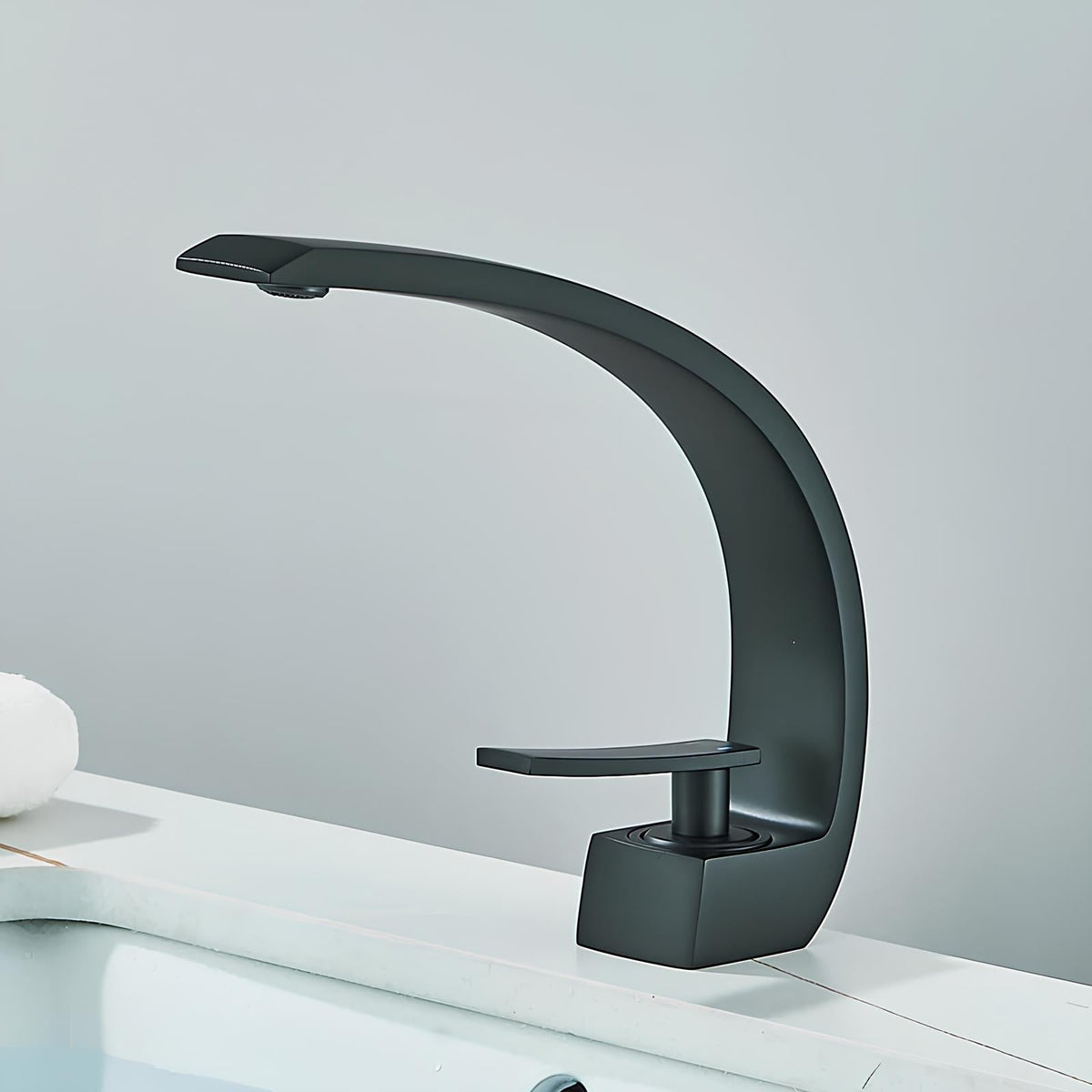 Robinet de lavabo minimaliste laiton poli