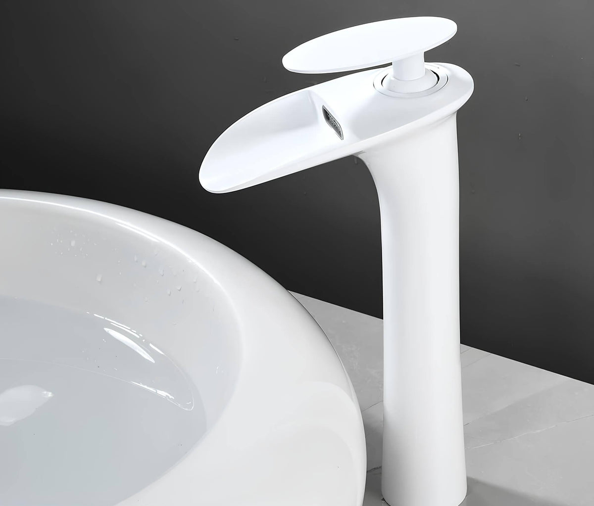 Robinet de vasque cascade monocommande moderne
