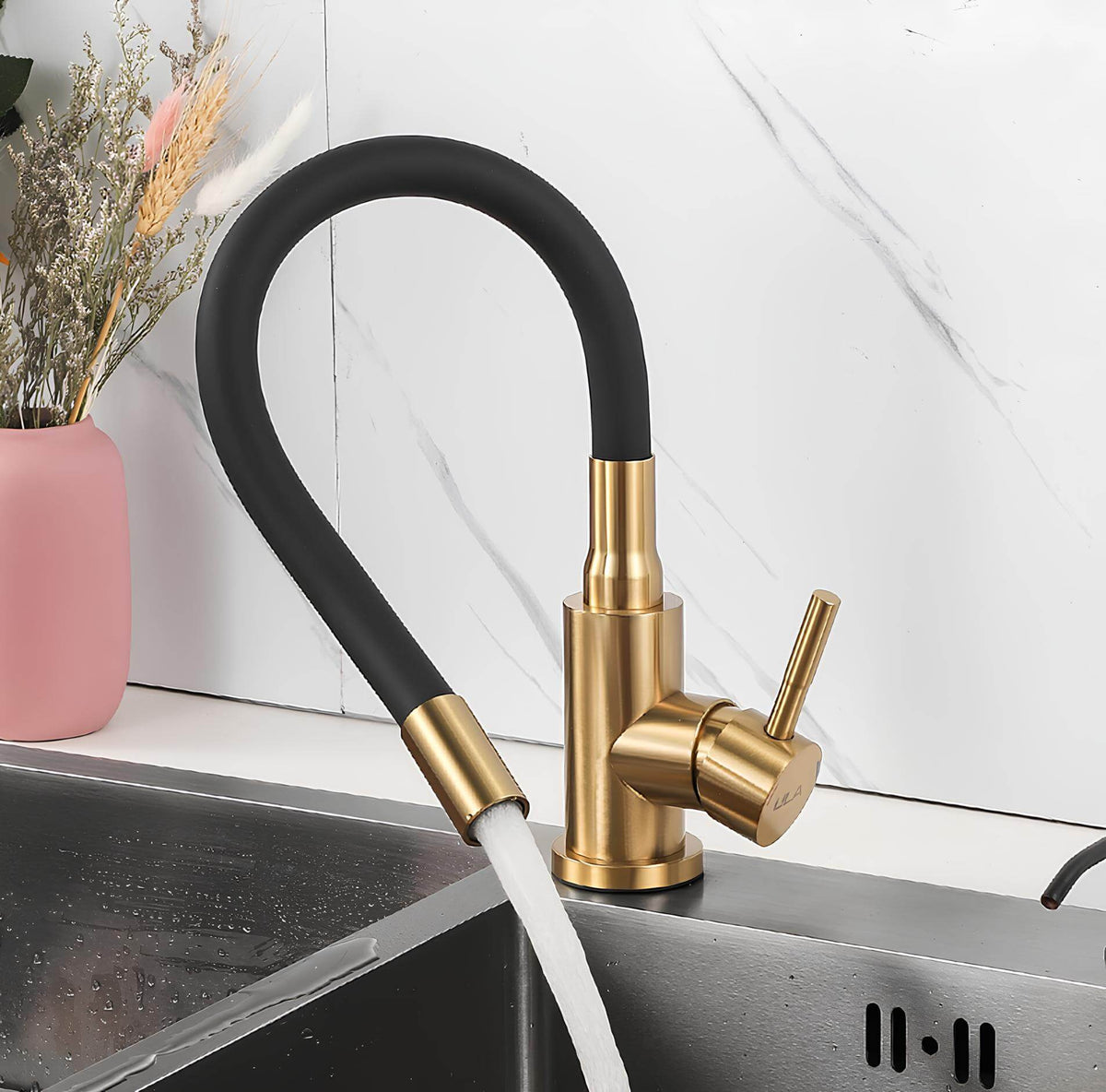 Robinet évier flexible coloré orientable 360°