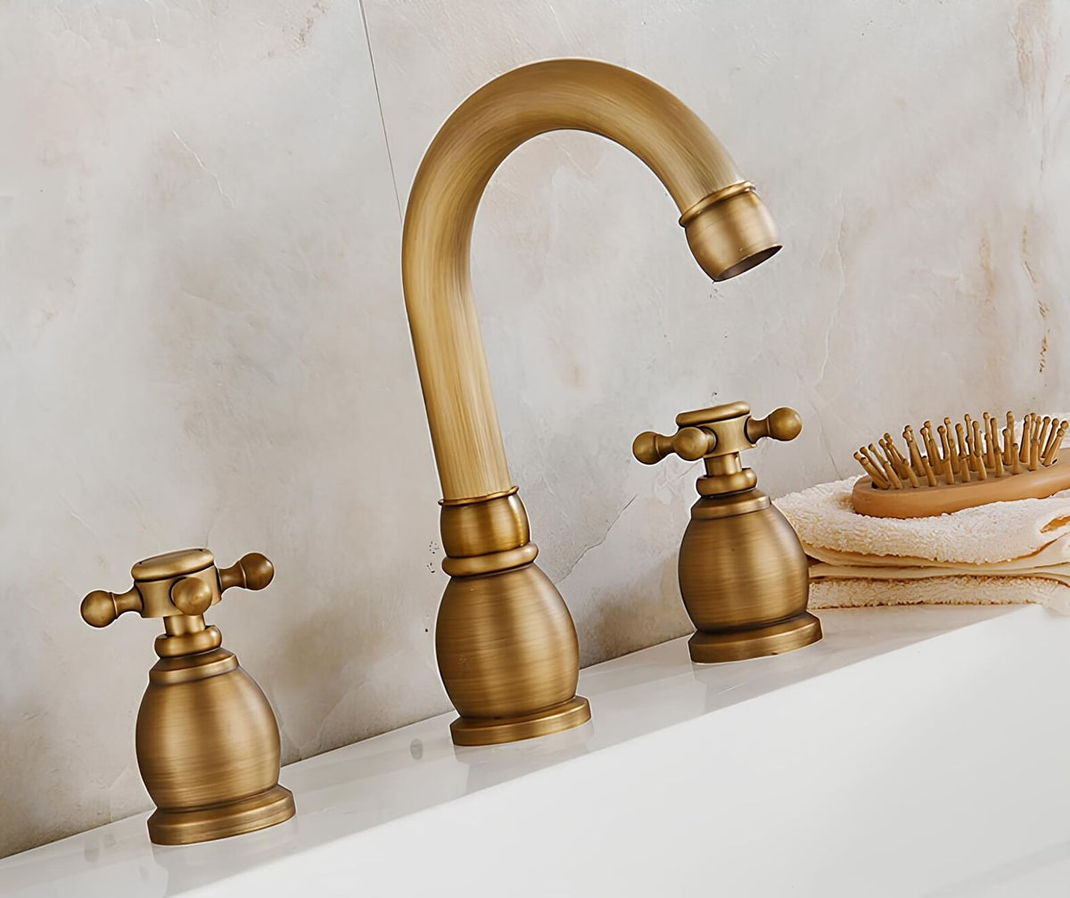 Robinet lavabo 3 trous bronze antique