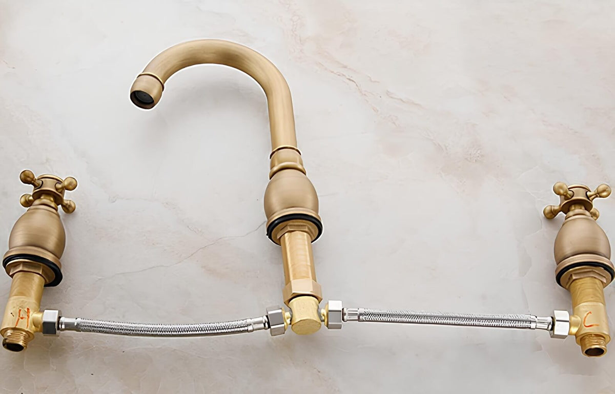 Robinet lavabo 3 trous bronze antique