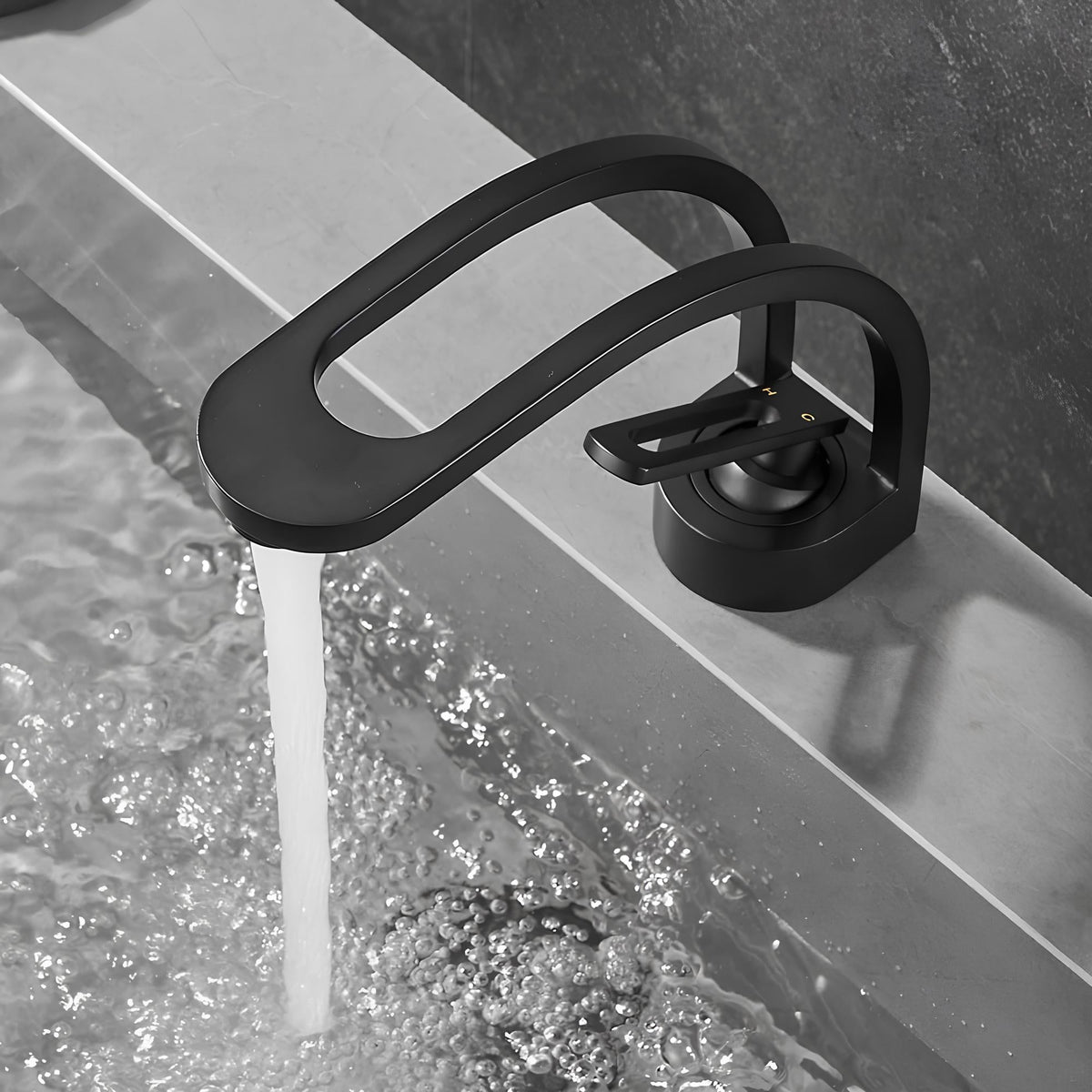Robinet lavabo cascade laiton design arrondi