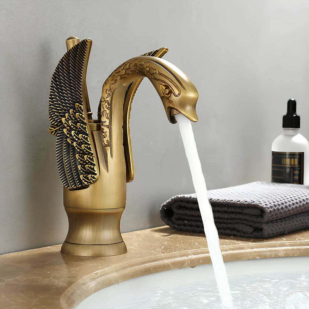 Robinet lavabo en forme de cygne