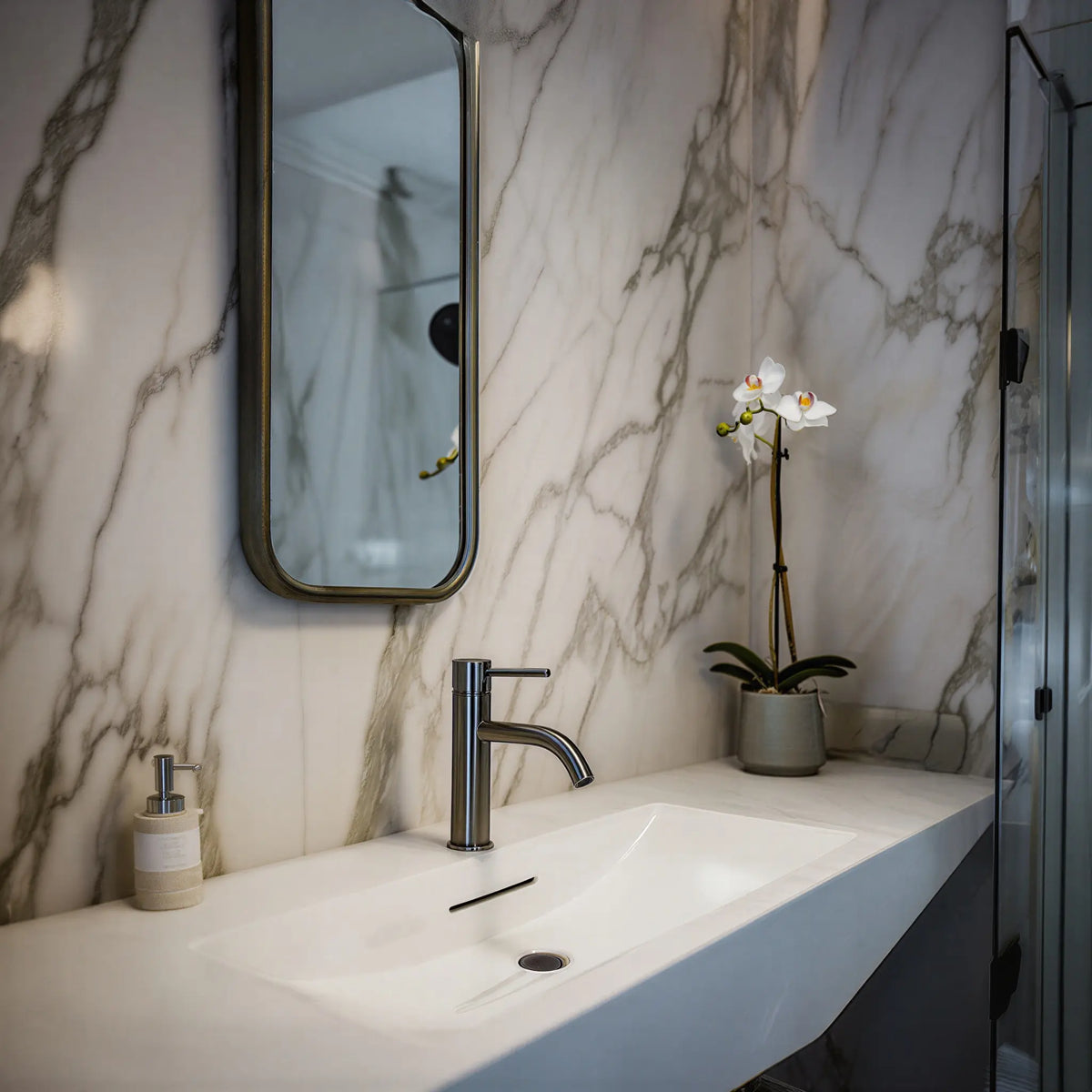 Robinet salle de bain gris brossé