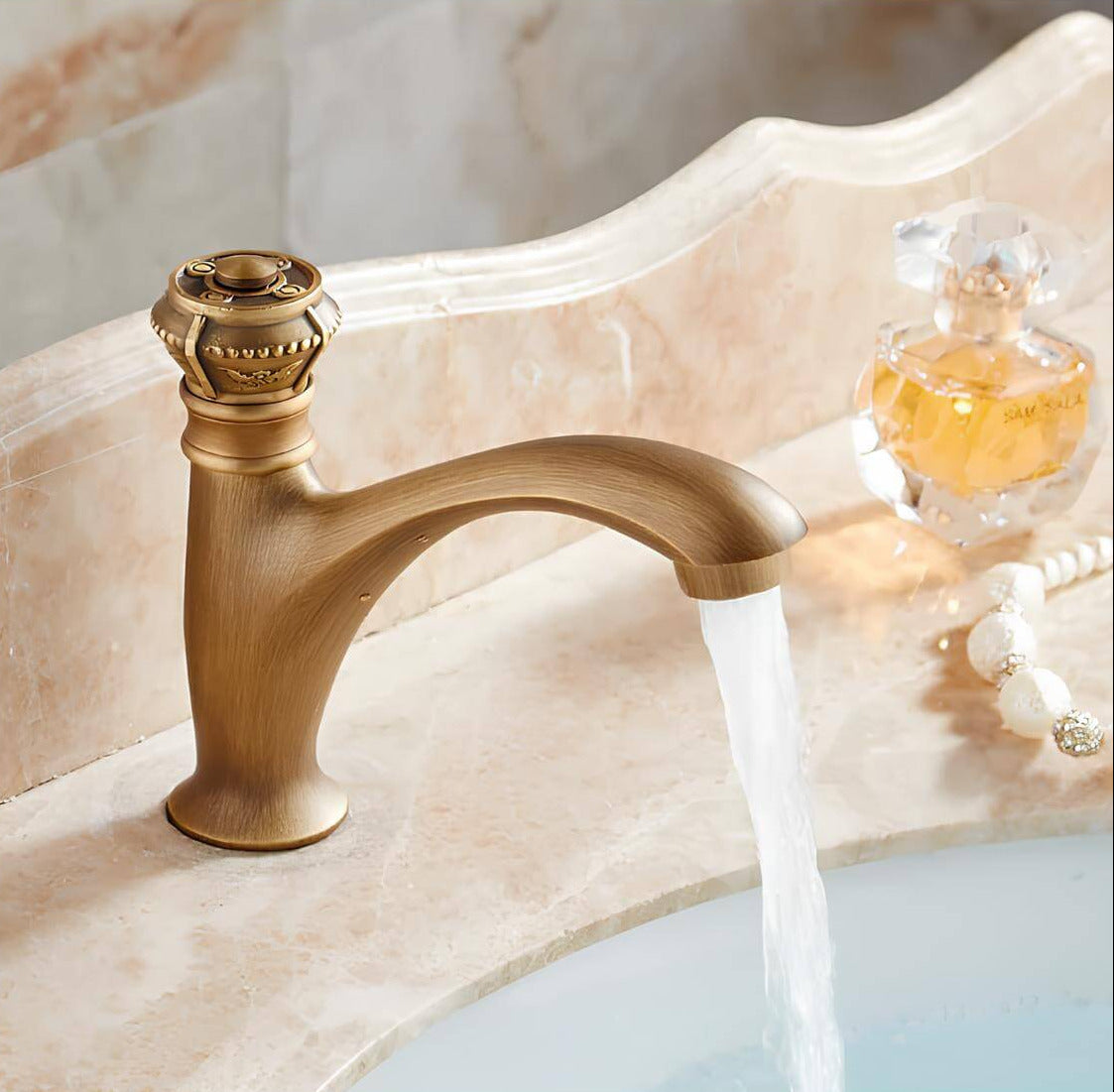 Robinet lavabo laiton antique eau froide