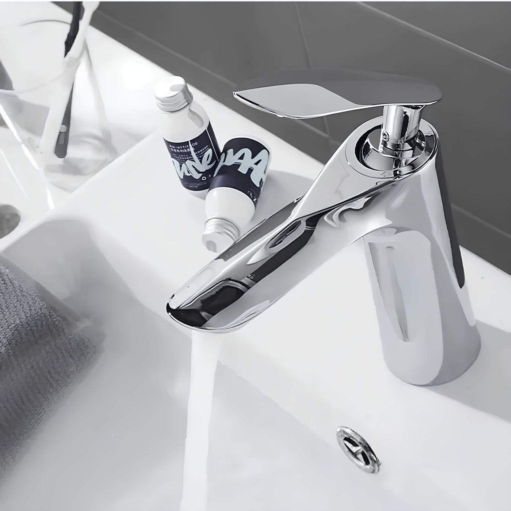 Robinet lavabo mitigeur cascade design contemporain