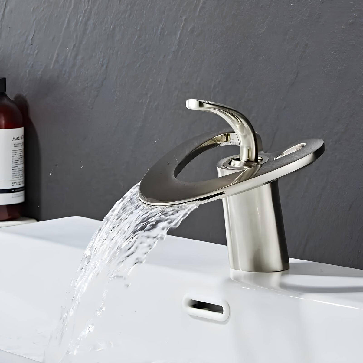 Robinet lavabo mitigeur laiton design contemporain silencieux