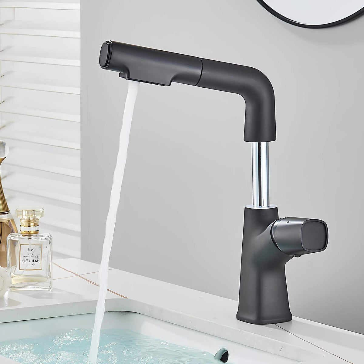Robinet lavabo orientable avec douchette intégrée