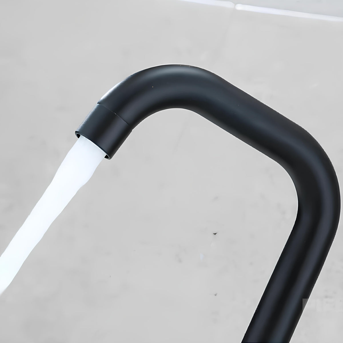 Robinet lavabo pivotant 360° acier inoxydable