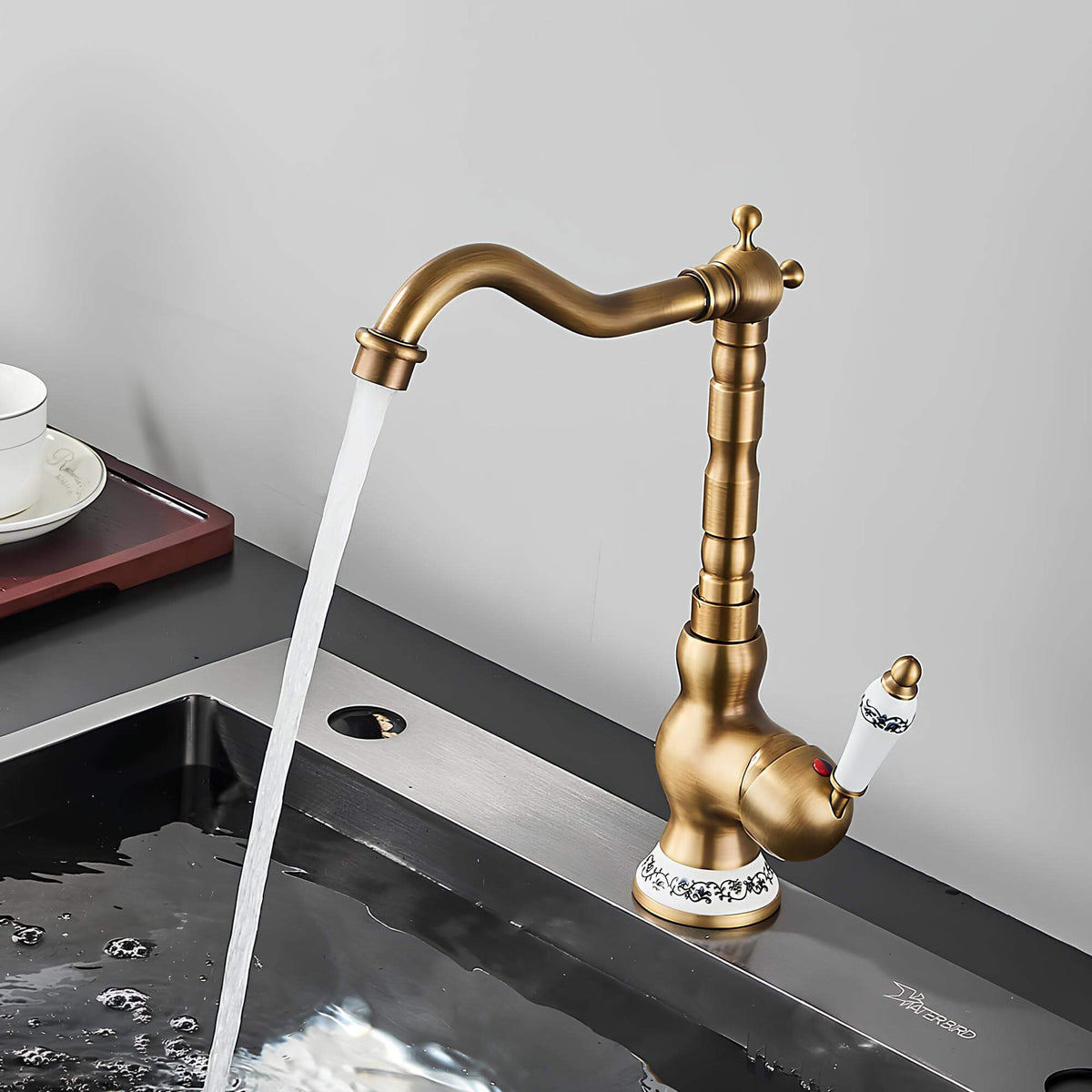 Robinet lavabo vintage bronze antique rotatif