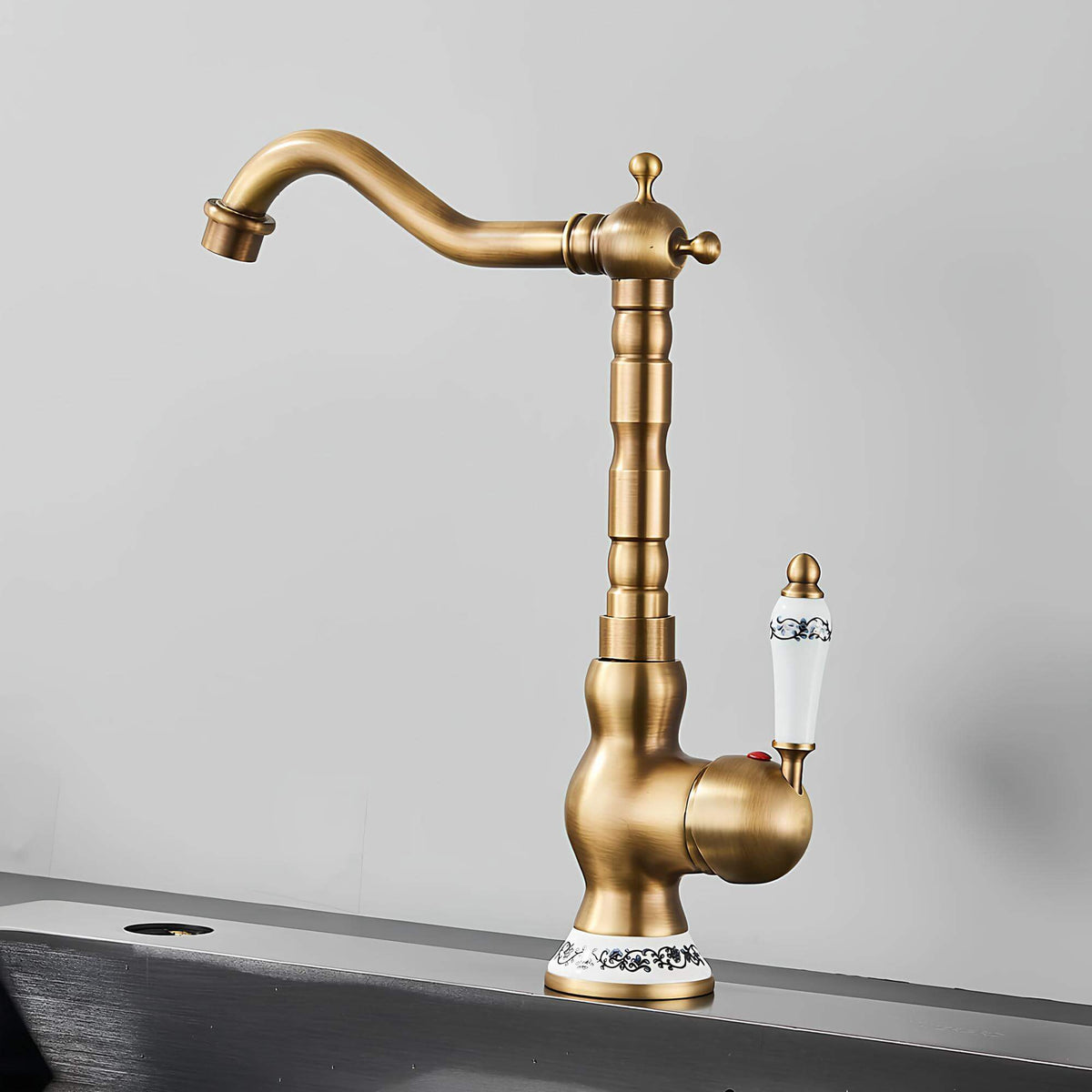 Robinet lavabo vintage bronze antique rotatif