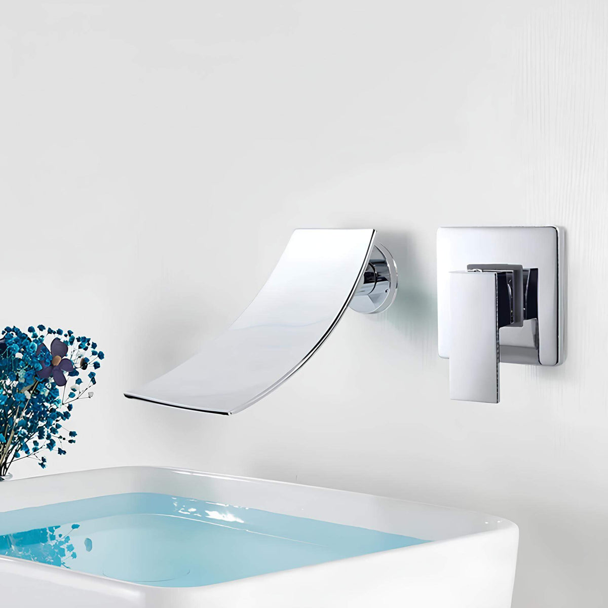 Robinet mural cascade encastré minimaliste