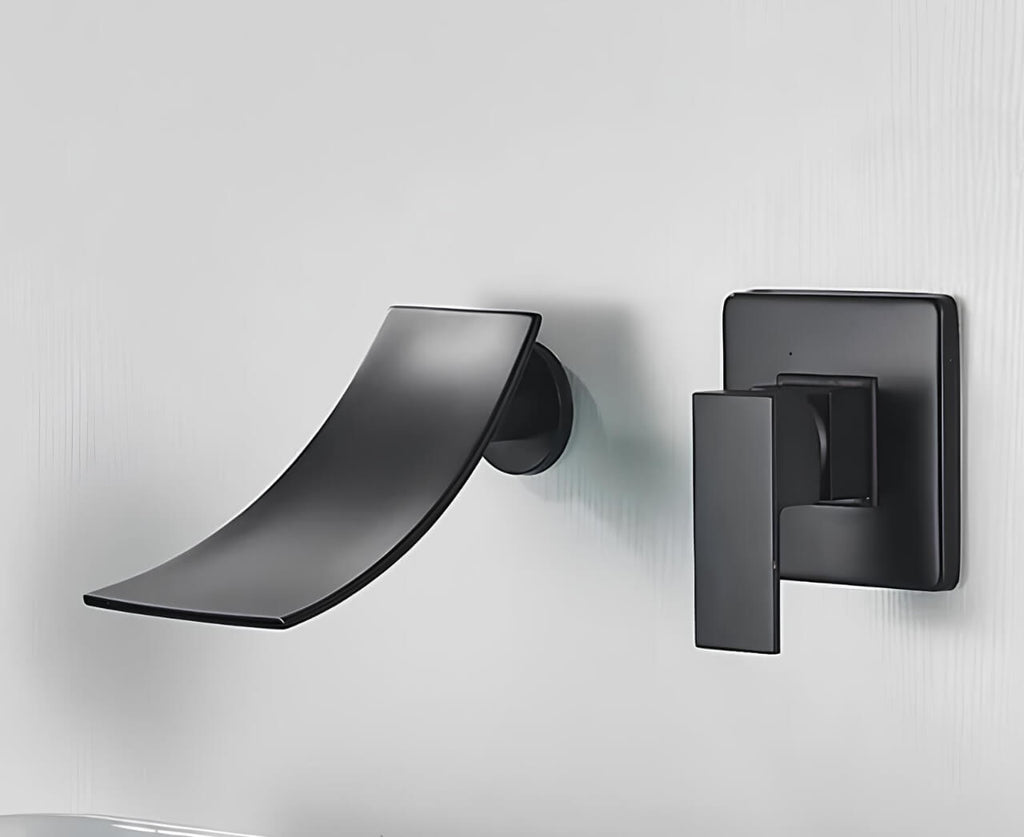 Robinet mural cascade encastré minimaliste