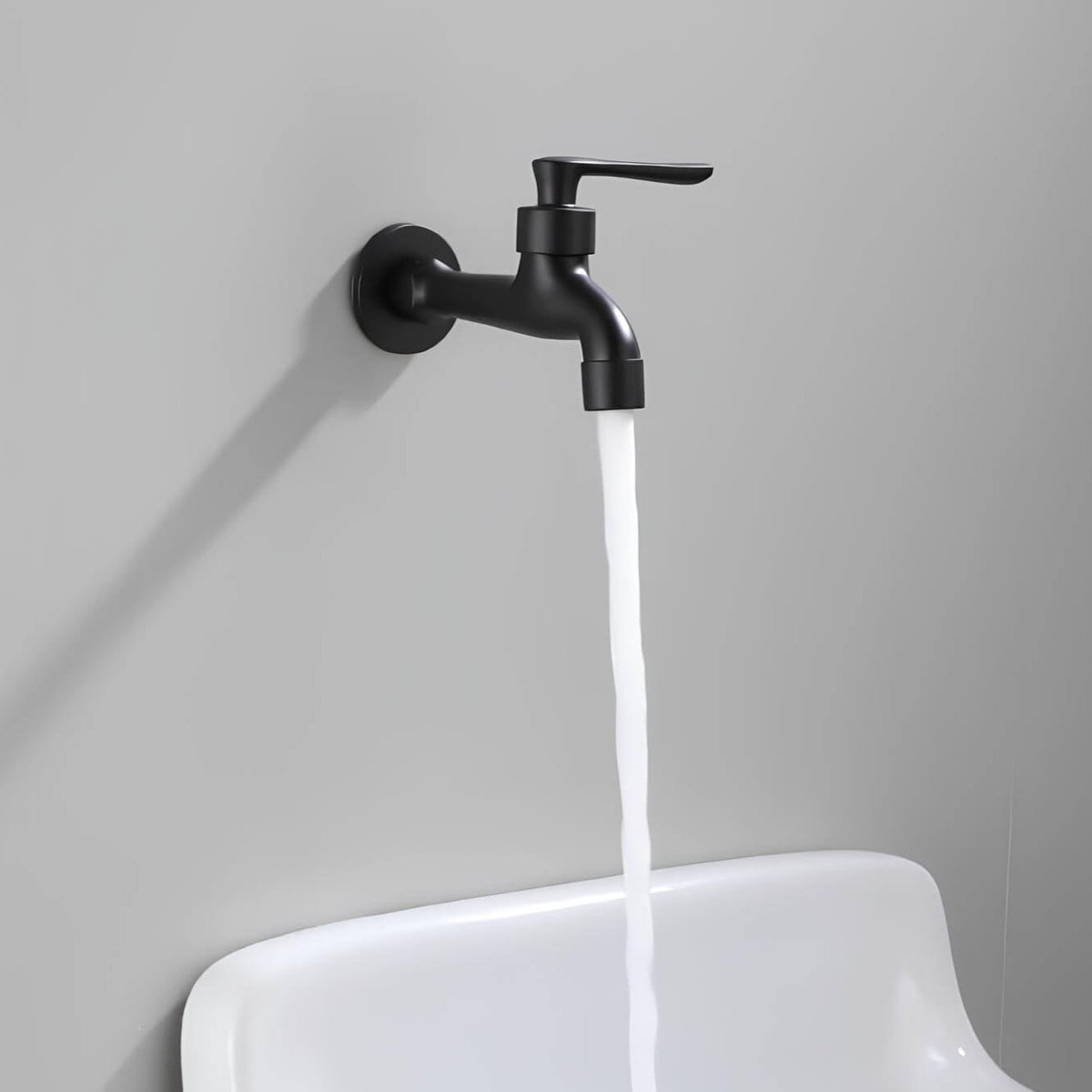 Robinet mural extérieur noir eau froide
