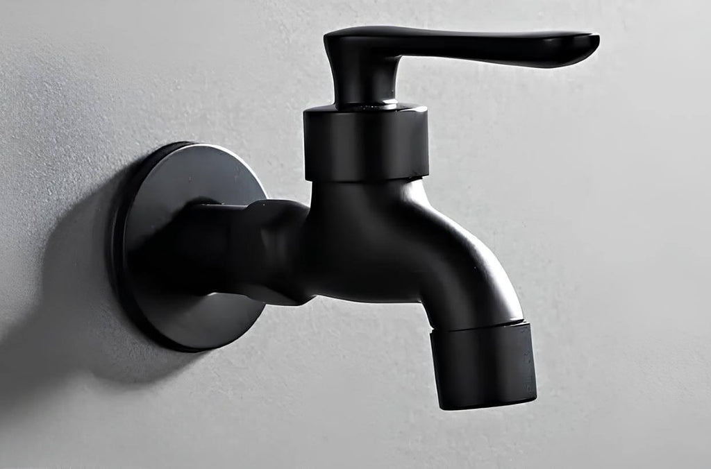Robinet mural extérieur noir eau froide