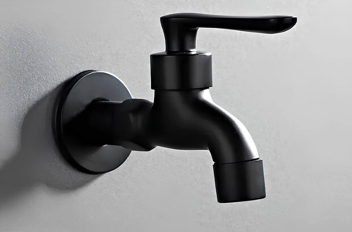 Robinet mural extérieur noir eau froide