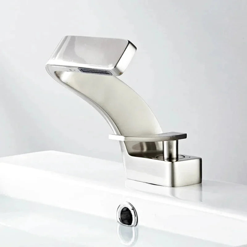 Robinet salle de bain or brossé bas profil cascade