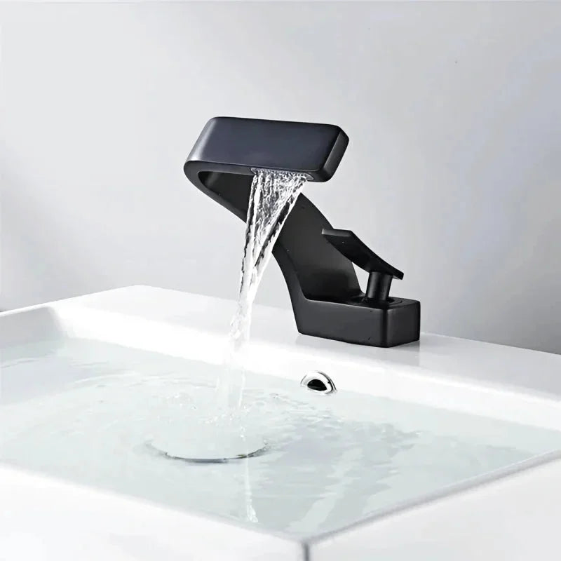 Robinet salle de bain or brossé bas profil cascade