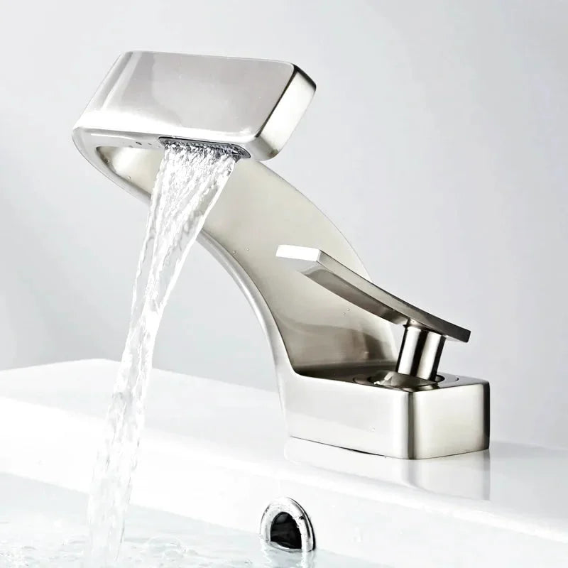 Robinet salle de bain or brossé bas profil cascade