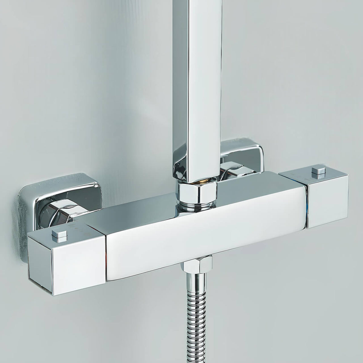 Robinet thermostatique de douche murale chromé
