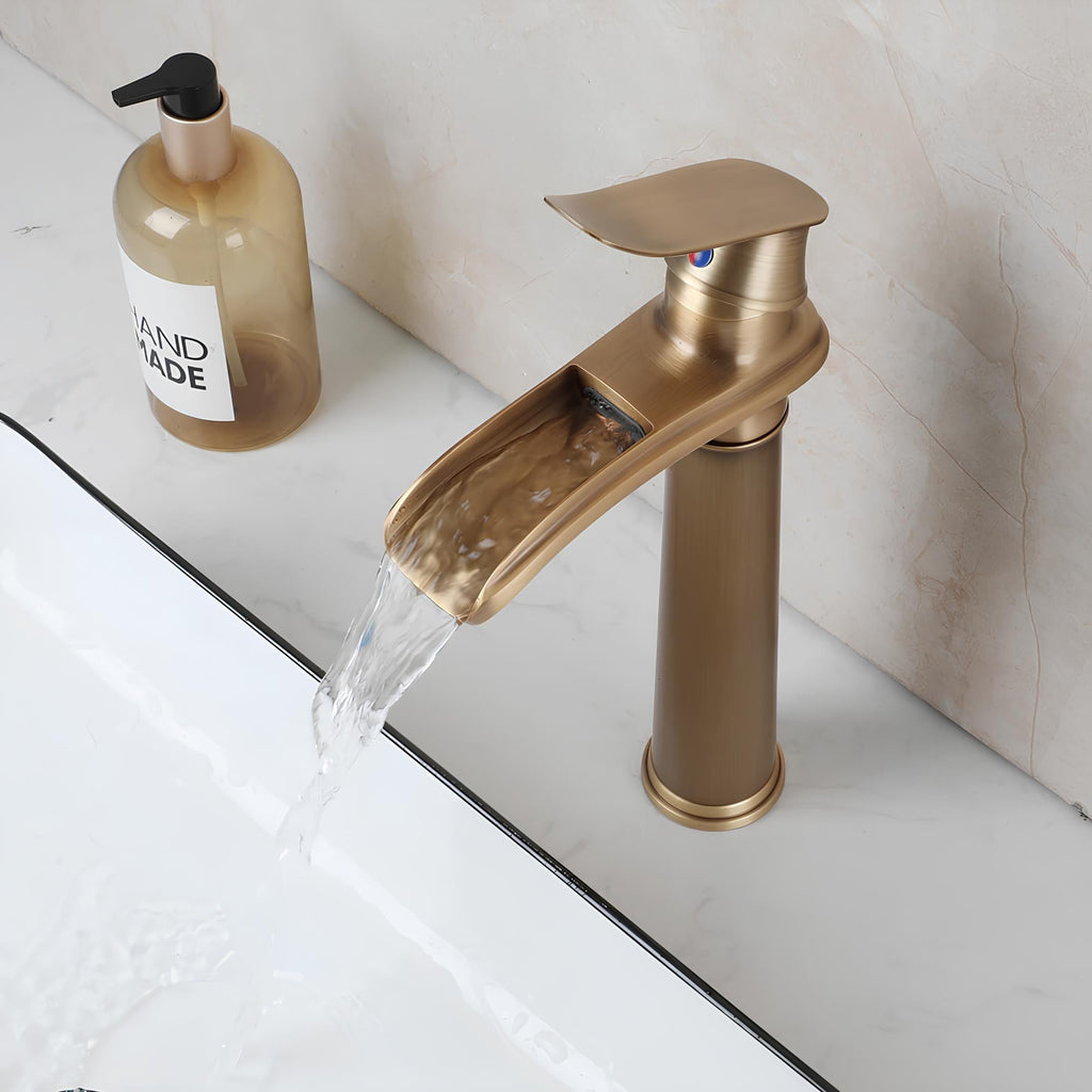 Robinet vasque cascade design contemporain