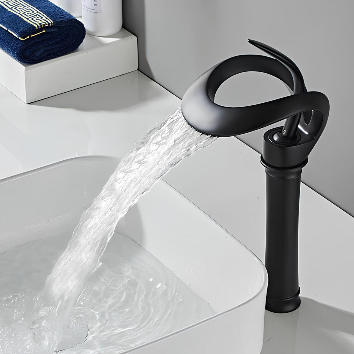 Robinet vasque cascade laiton design moderne