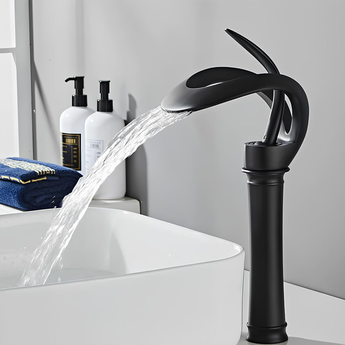 Robinet vasque cascade laiton design moderne