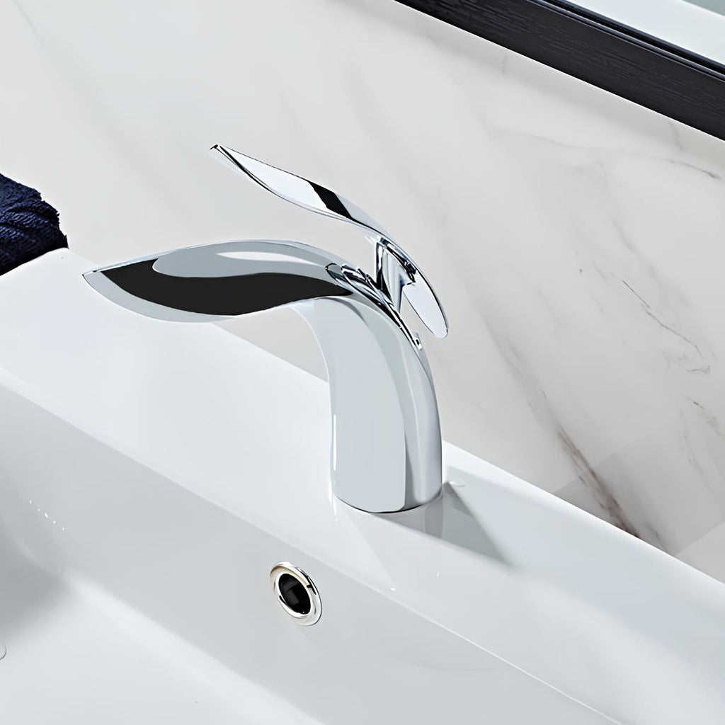 Robinet vasque design requin moderne laiton