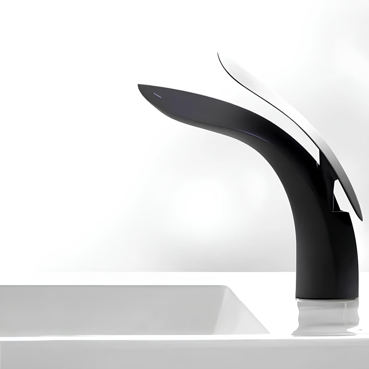 Robinet vasque design requin moderne laiton