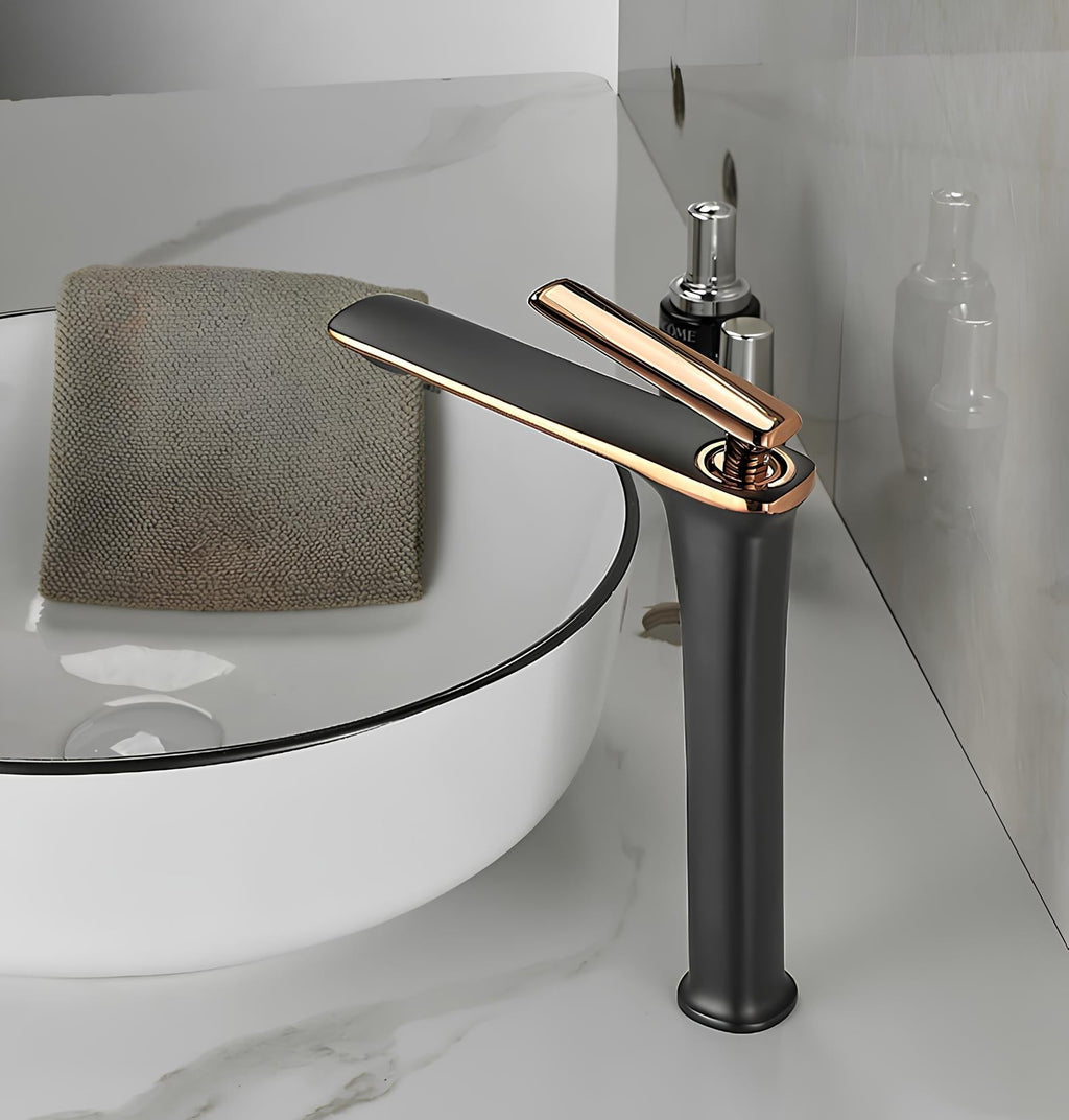 Robinet vasque noir design minimaliste