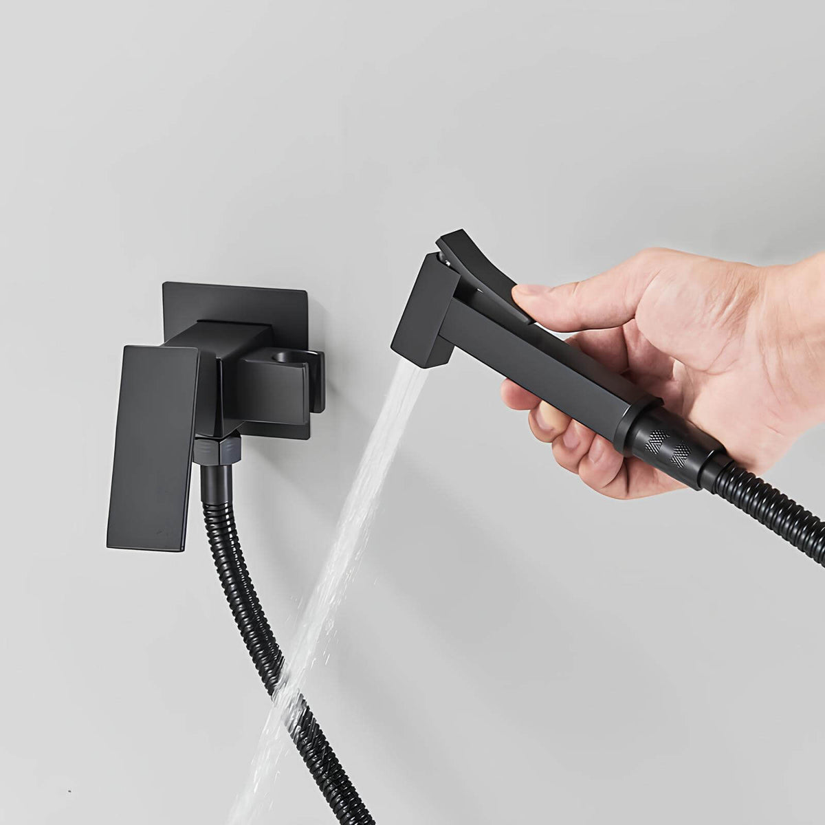 Douchette WC murale eau chaude froide laiton
