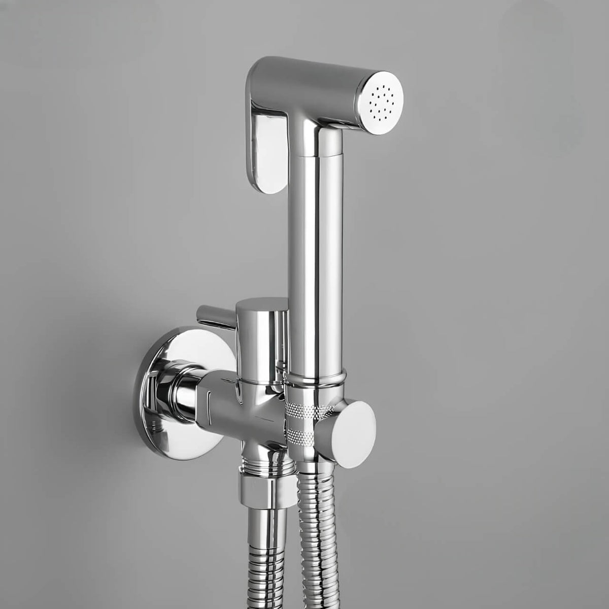 Douchette WC murale en laiton design épuré